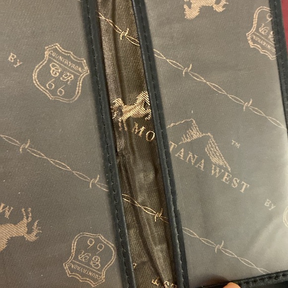 Montana west cross studded wallet 4.5" x 7.5" Guc - Picture 14 of 16